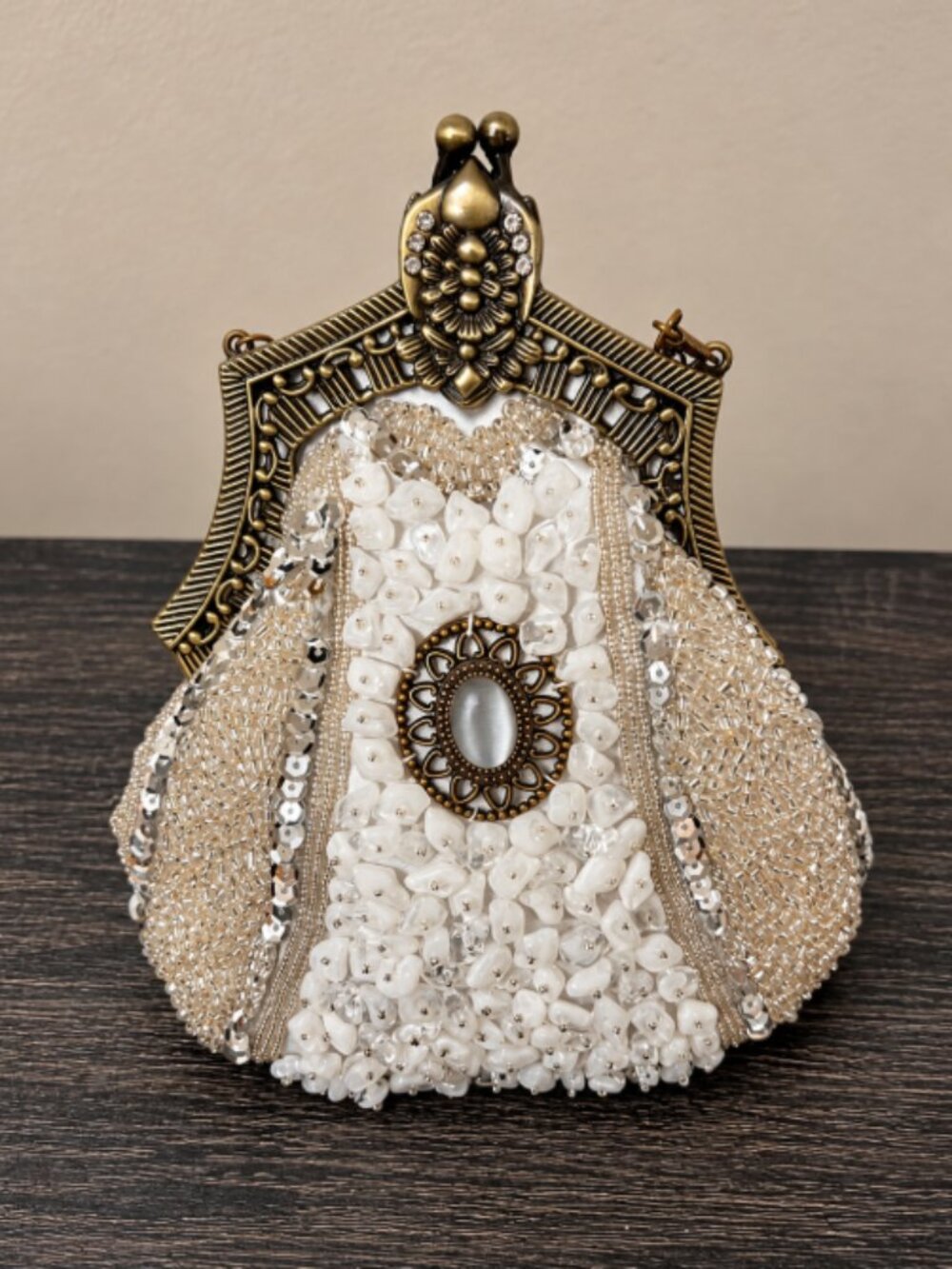 Vintage Style White Beaded Evening Purse Gold Kiss Lock Clutch Handbag